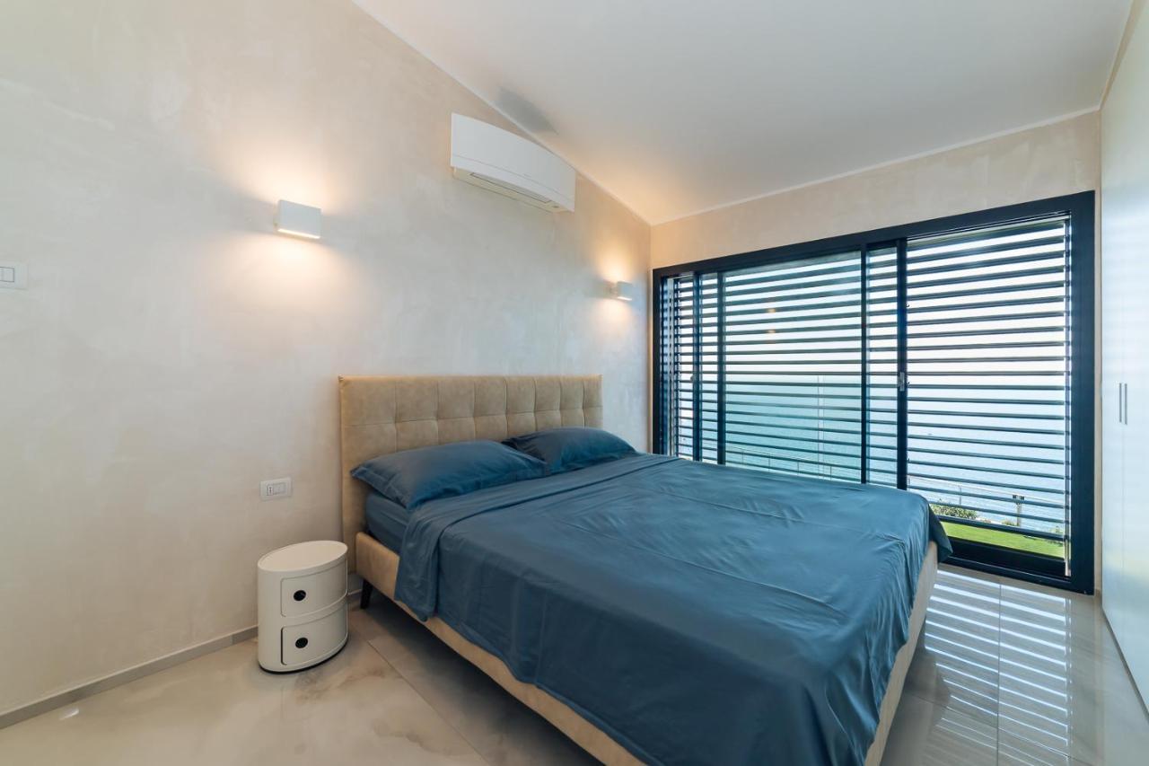 Villa Sabrina Riviera Dei Fiori A Picco Sul Mare Con Piscina Privata ,Wellness & Spa إمبيريا المظهر الخارجي الصورة